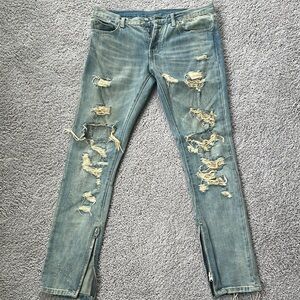 SZ 32 Distressed Blue Jeans with Zipper Details